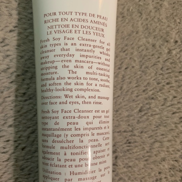 Fresh Soy Face Cleanser - Picture 4 of 4